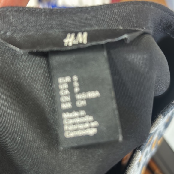 H&M LEOPARD PRINT CROPPED WOMEN T SHIRT TOP SHORT SLEEVES in size small - Picture 7 of 8